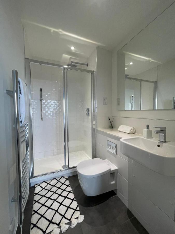 Premier Suite- Bedford City Centre With Free Gym & Parking מראה חיצוני תמונה