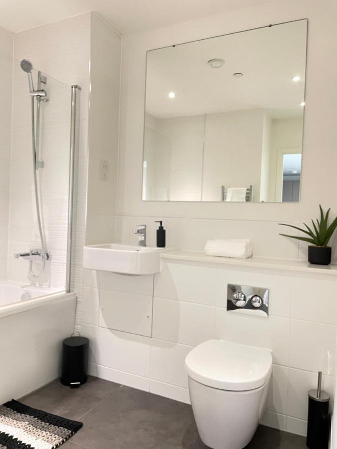 Premier Suite- Bedford City Centre With Free Gym & Parking מראה חיצוני תמונה
